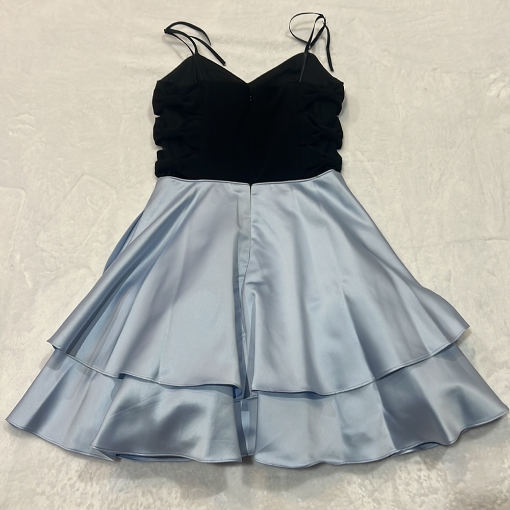 Dress - Picture 2 of 7